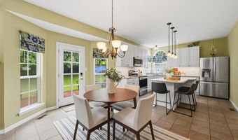 614 Whispering Willows Ct, Ballwin, MO 63021