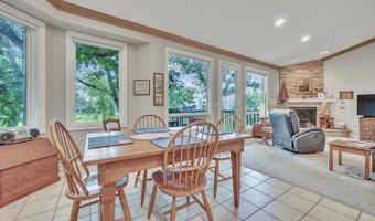 211 Emerald Meadows Dr, Arnolds Park, IA 51331