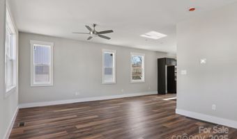 12 Escondido Dr, Asheville, NC 28806