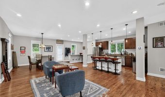 108 N Main St, Algonquin, IL 60102
