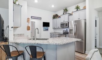 6268 Emerald Lk Dr, Biloxi, MS 39532