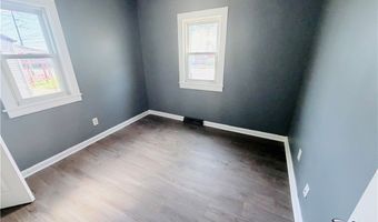 978 Kelly Ave, Akron, OH 44306