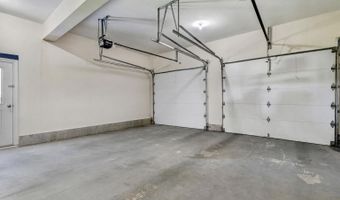 40 Hillview Dr, Bangor, ME 04401