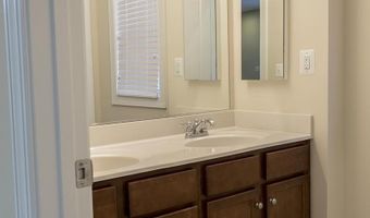 20725 JENNIFER ANN Dr, Ashburn, VA 20147