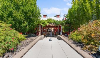 21358 OAK Ln, Aurora, OR 97002