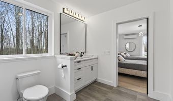 672 Danville Corner Rd, Auburn, ME 04210