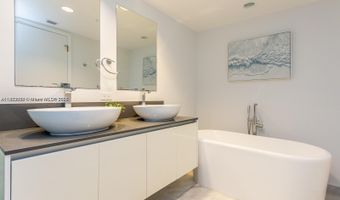 9821 E Bay Harbor Dr 703, Bay Harbor Islands, FL 33154