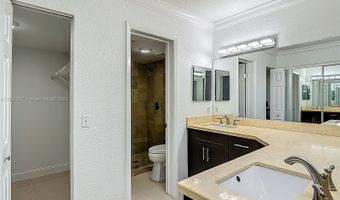 3552 Magellan Cir 122, Aventura, FL 33180