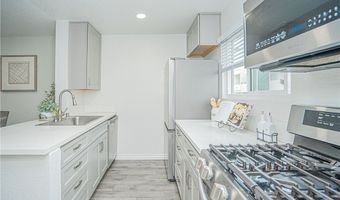 15300 Ocaso Ave E102, La Mirada, CA 90638