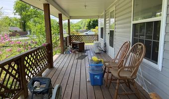 110 Fisher St, Andrews, NC 28901