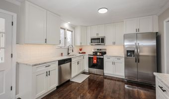 377 High St, Candia, NH 03034