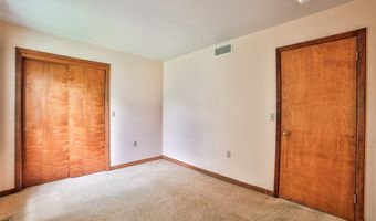 831 Robin Rd, Amherst, NY 14228