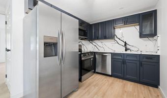 5999 Ambleside Dr, Columbus, OH 43229