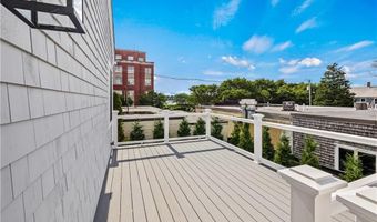 21 Bradford St 2, Bristol, RI 02809