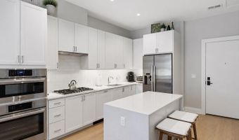 925 FAIRFAX St N 102, Alexandria, VA 22314