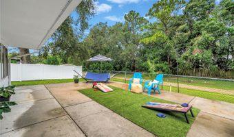 303 LAKEWAY Ln, Apollo Beach, FL 33572