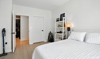 4850 EISENHOWER Ave 302, Alexandria, VA 22304