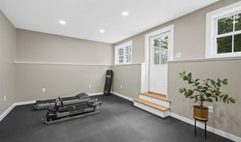 20 Martingale Rd, Amherst, NH 03031