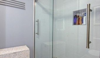 66 Homestead Ln 66, Bayonne, NJ 07035
