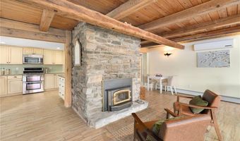 25 Willow Dr, Hopkinton, RI 02832