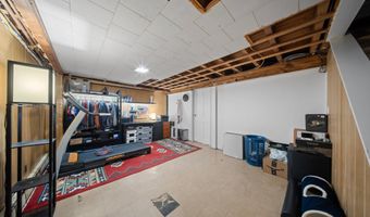 2 Lee Ave, Albertson, NY 11507