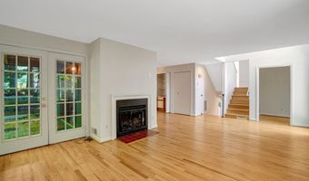203 W GLENDALE Ave, Alexandria, VA 22301
