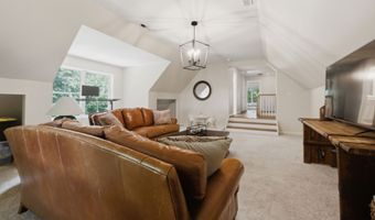 16 Blueberry Hill Rd, Bridgewater, CT 06752
