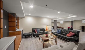 9715 SINGLETON Dr, Bethesda, MD 20817