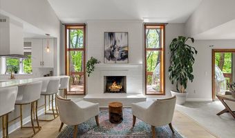 3427 E Dobson Pl, Ann Arbor, MI 48105
