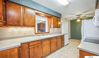 1614 Gateway Dr, Albert Lea, MN 56007