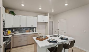 21621 SE Fuji Dr, Bend, OR 97702