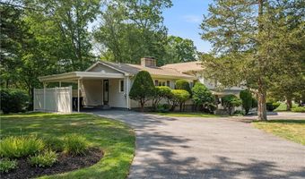 1 Rocky Crest Rd, Cumberland, RI 02864
