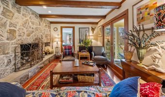 303 Beacon Hill Dr, Cheshire, CT 06410