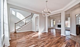 717 NE Essex Ct, Bentonville, AR 72712