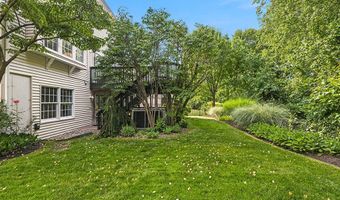 35 Lilac Ln, Danbury, CT 06810