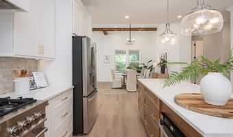 13 Woods Ln, Beaufort, SC 29907