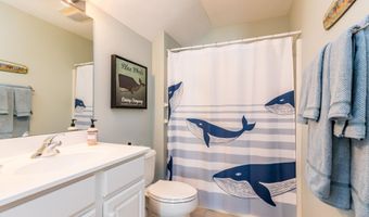 13 Hollyhock Knoll Ct 13, Bourne, MA 02532
