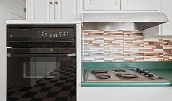 402 E Poplar St, Atmore, AL 36502