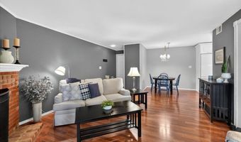 1356 Holgate Dr G3, Ballwin, MO 63021