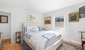 6 Cliff Ter, Newport, RI 02840