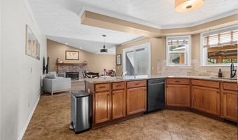 2173 Canterbury Cir, Akron, OH 44319