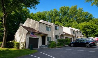 40 Huntington Ct 40, Bethel, CT 06801