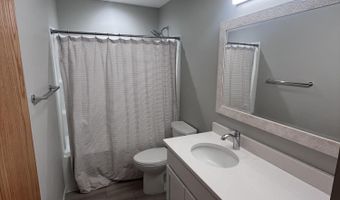 1539 Royal Rd, Aberdeen, SD 57401