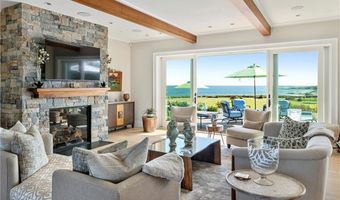 71 Cliff Dr, Narragansett, RI 02882