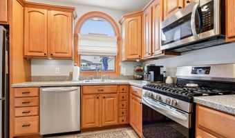 15 5th Ave, Avenel, NJ 07001