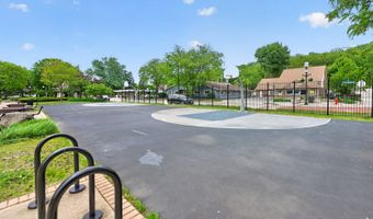 108 N Main St, Algonquin, IL 60102
