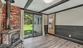 15 Highland Rd, Glocester, RI 02814