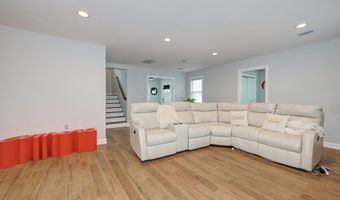 20 Duchess Ave, North Middletown, NJ 07748