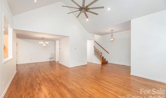 602 Hidden Springs Dr, Asheville, NC 28804