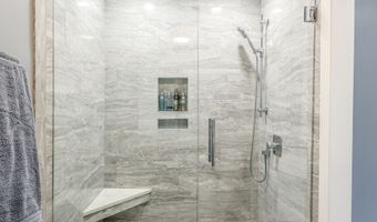 3 Deerfield Rd, Brookfield, CT 06804